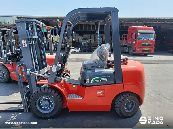 Thailand - 2 Units HELI CPD25-A7LiH2 Forklifts