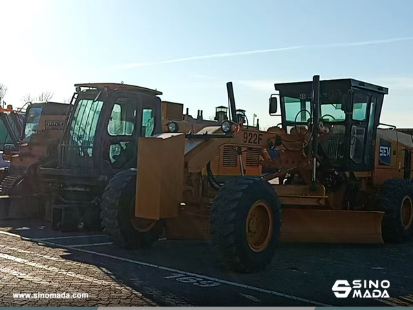 Mexico - 1 Unit SEM 922F Motor Grader